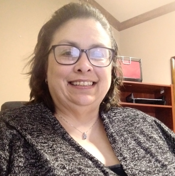 Meet your Posher, Audra - Picture 2 of 3